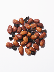 Valencia almonds, Organic Tart Cherry & Spicy Chili Pouch